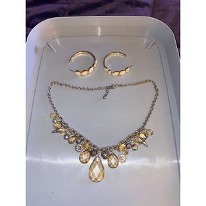 Fancy earring and necklace set